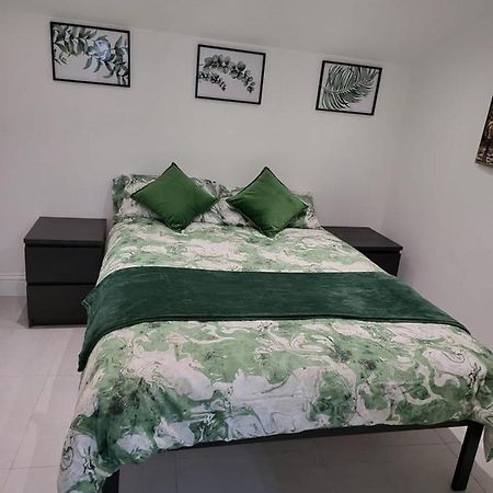 Fancy Basement Flat B Apartman London Kültér fotó