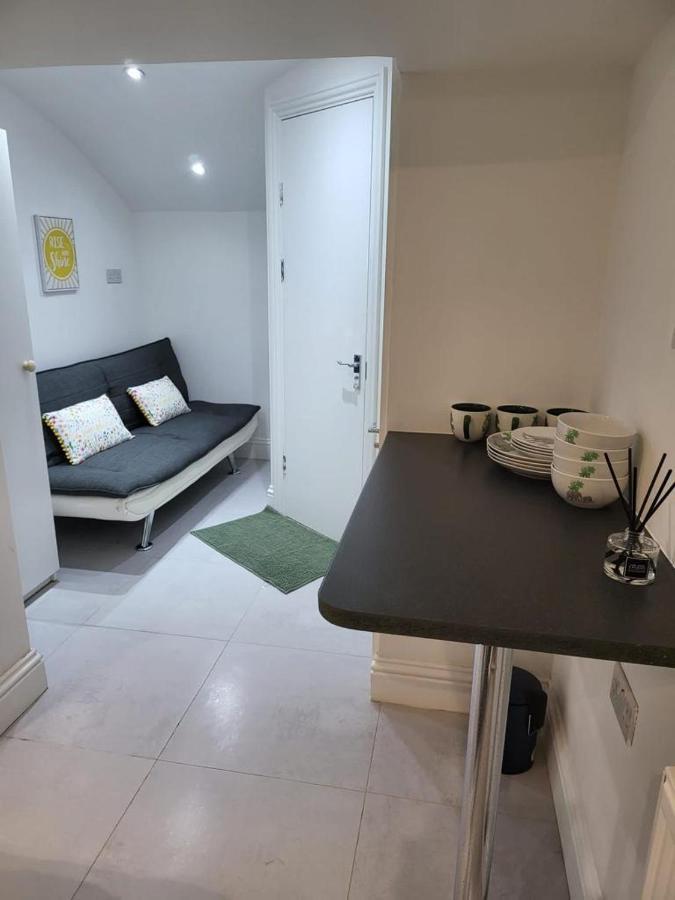 Fancy Basement Flat B Apartman London Kültér fotó